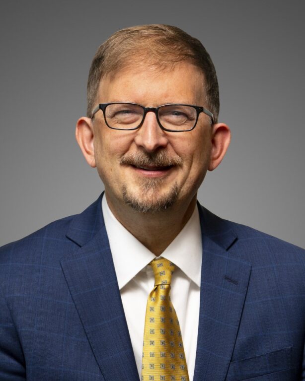 Photo of Geoffrey Brackett